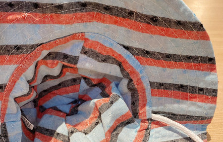 Детска лятна шапка с цветен принт