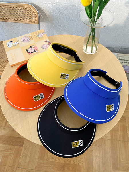 Детска лятна шапка - с голяма периферия