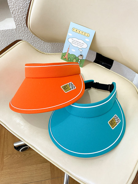 Детска лятна шапка - с голяма периферия