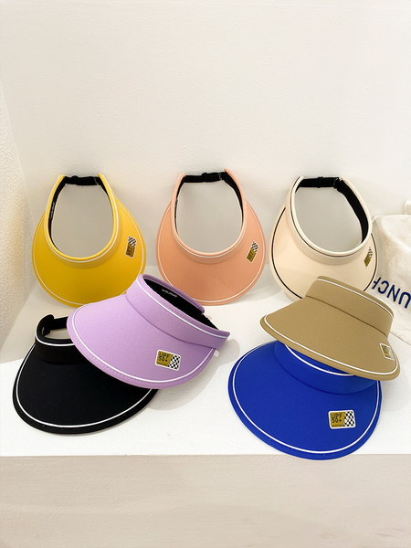 Детска лятна шапка - с голяма периферия