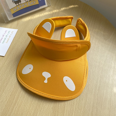 Gyermek sapka 3D díszítéssel és napellenzővel