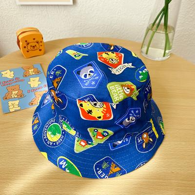 Детска текстилна шапка с цветен  десен