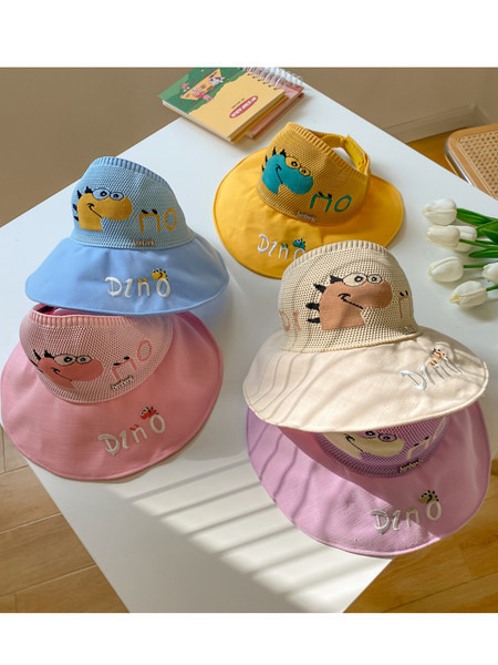 Детска цветна козирка с бродерия