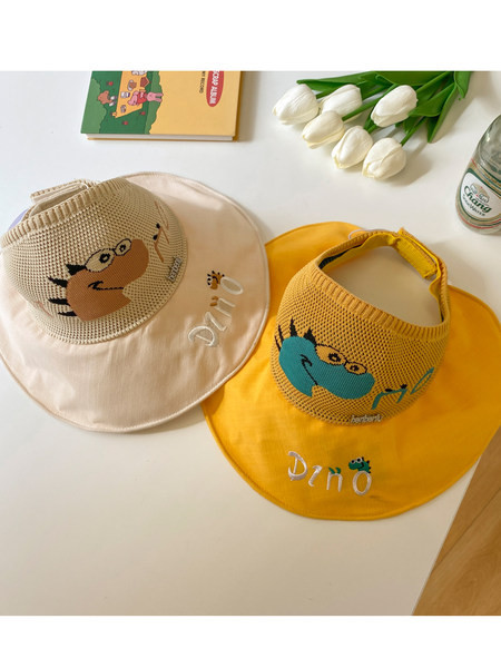 Детска цветна козирка с бродерия