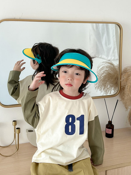 Детска ежедневна регулируема  шапка с цветна козирка 