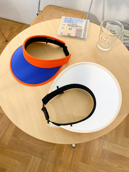 Детска ежедневна регулируема  шапка с цветна козирка 