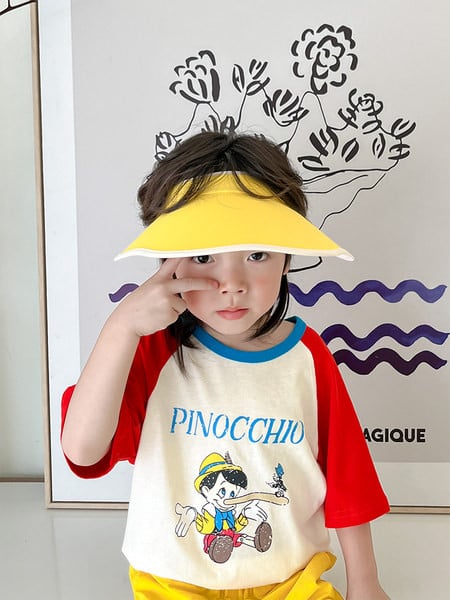 Dječji šešir - s velikim valovitim obodom