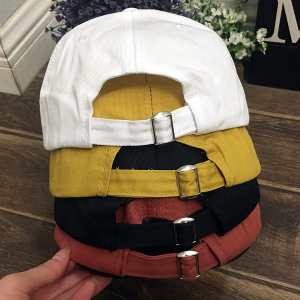 Детска шапка с козирка