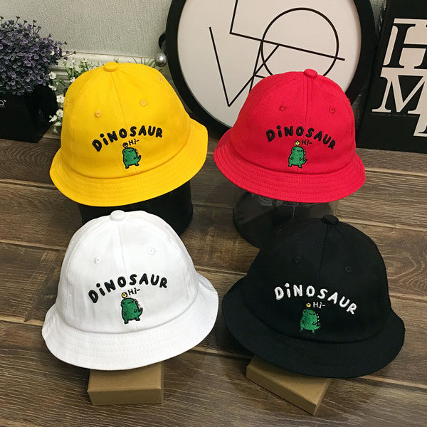 Детска шапка с бродерия