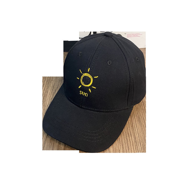 Детска шапка - с козирка