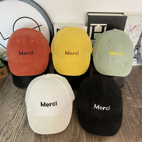 Детска шапка - с надпис