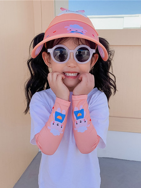 Детска текстилна козирка с цветен принт