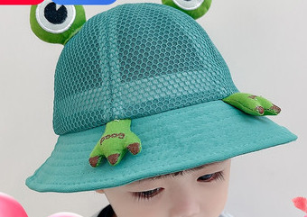 Детска мрежеста шапка с 3D декорация 