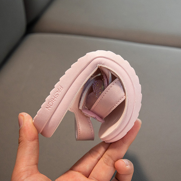 Детски сандали за момичета с пеперуди