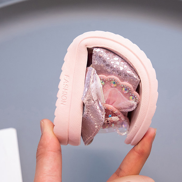 Сандали за момичета с панделка и лъскав ефект