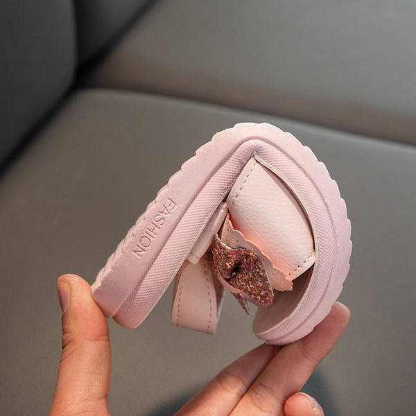 Sandale za djevojčice od eko kože sa trakom i sjajnim efektom