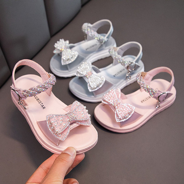 Dječje sandale s trakom i ukrasnim perlicama