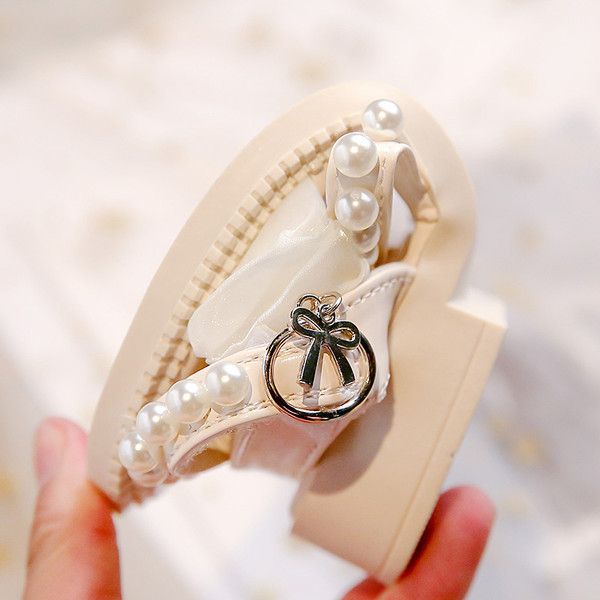 Sandale za djevojčice sa ukrasnim perlicama