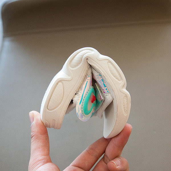 Sandale s mekim dnom