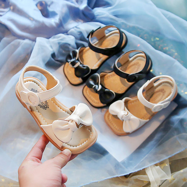 Dječje sandale od eko kože sa trakom i kopčom