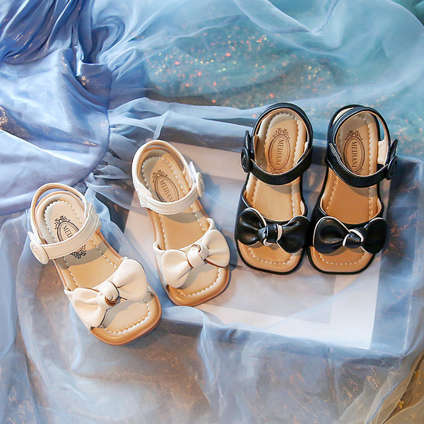 Dječje sandale od eko kože sa trakom i kopčom