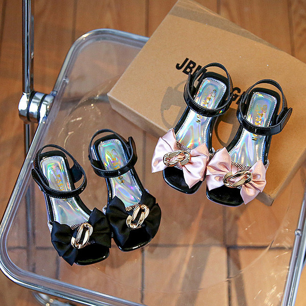 Sandale za djevojčice s trakama