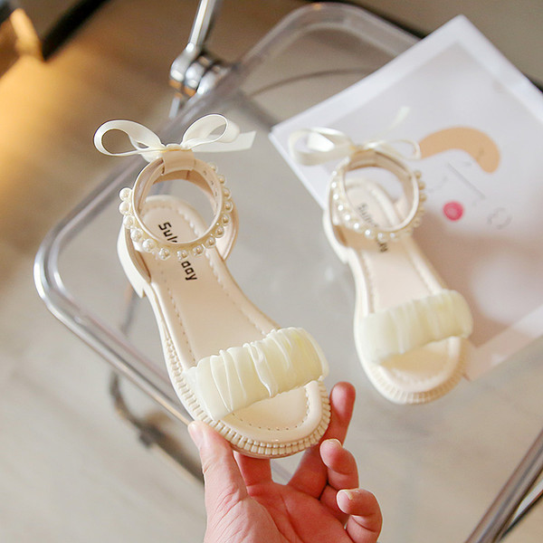 Сандали за момичета с декоративни перли и панделка