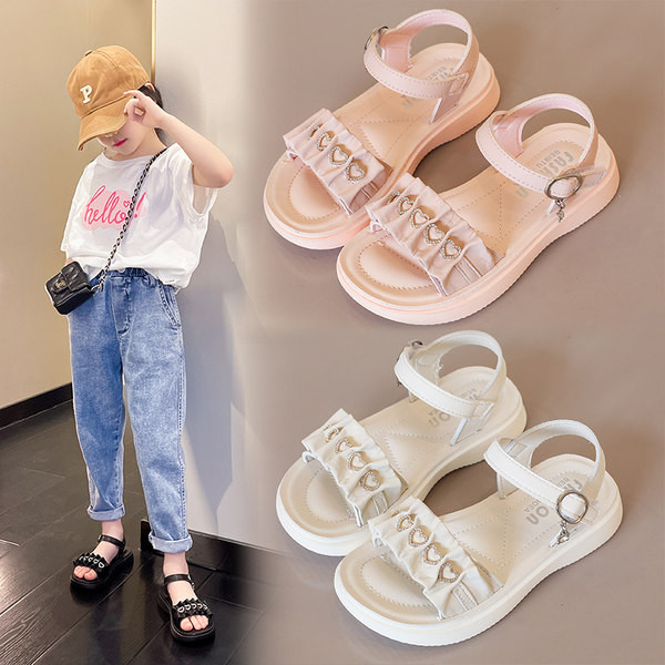 Сандали за момичета с декорация сърца