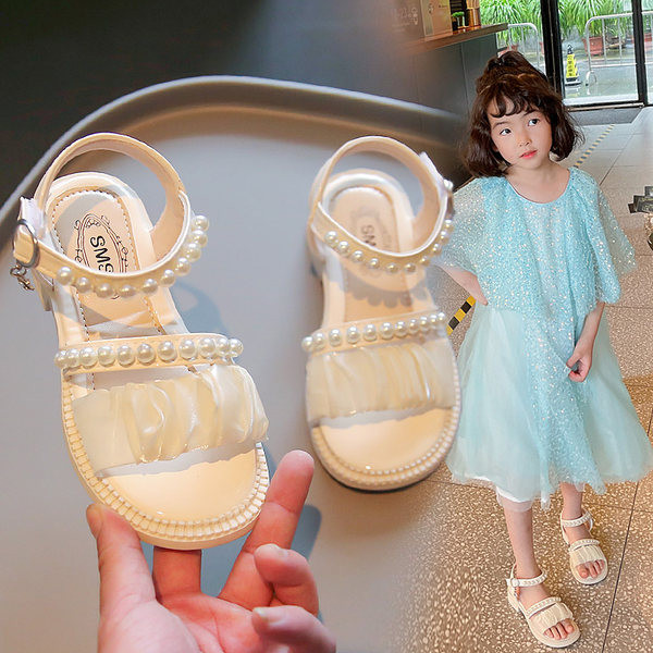 Сандали за момиче - с перли
