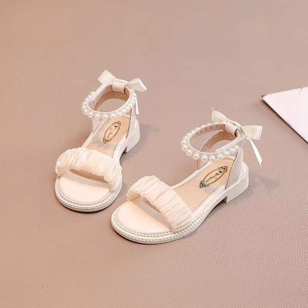 Сандали за момичета с перли и панделка