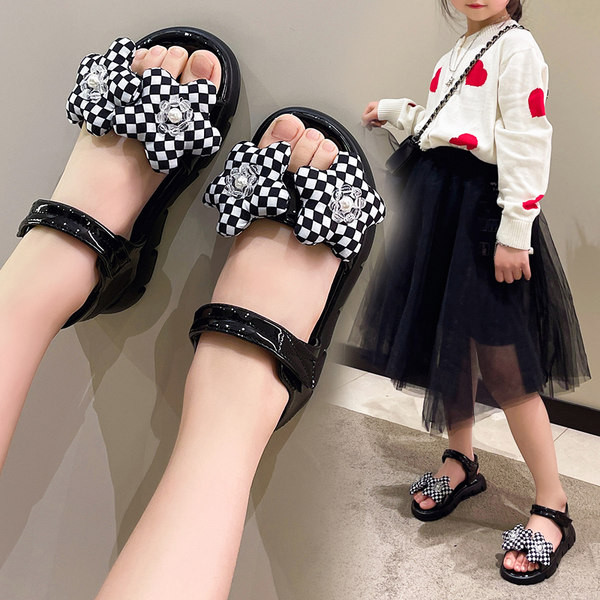 Сандали за момиче с 3D карирани цветя