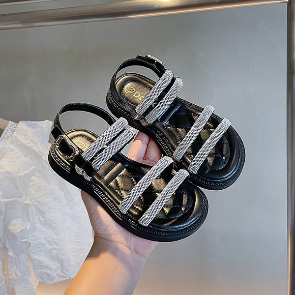 Сандали за момиче - с камъчета