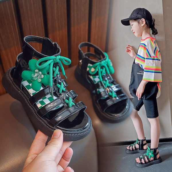 Сандали в римски стил с връзки и 3D цвете