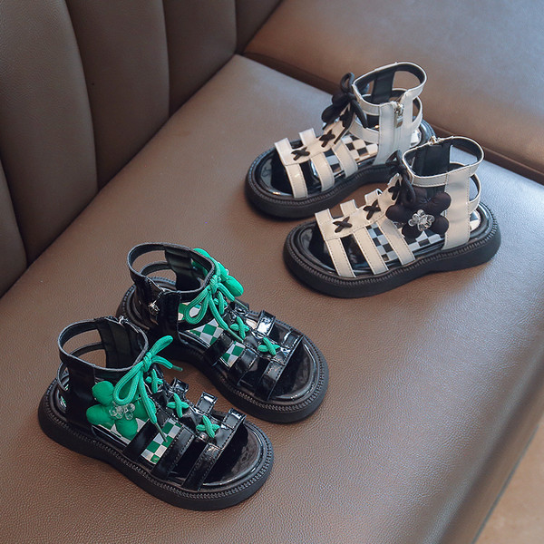 Сандали в римски стил с връзки и 3D цвете