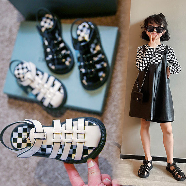 Детски сандали от еко кожа с кръстосани каишки 