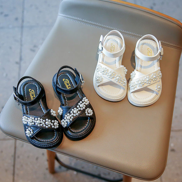 Удобни сандали за момичета с перли
