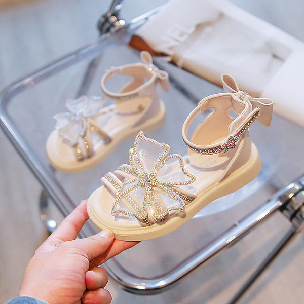 Сандали за момиче с 3D пеперуда и декоративни камъни