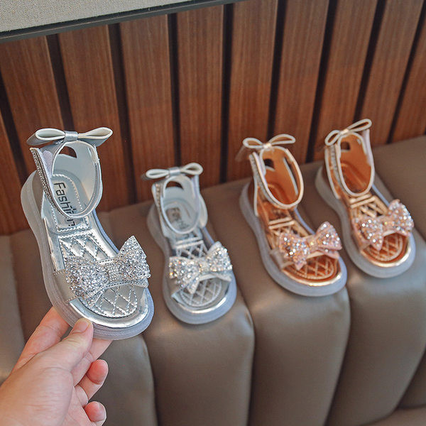 Детски сандали за момичета - с мека подметка и декорация панделка