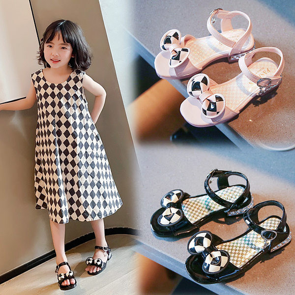 Сандали за момичета - черно-бели карирани 