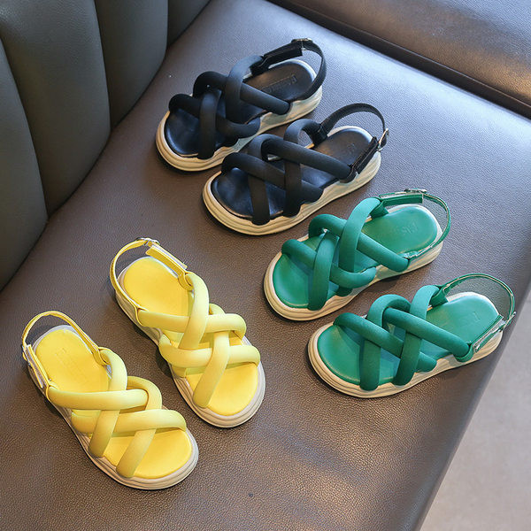 Сандали за момичета - с кръстосана каишка