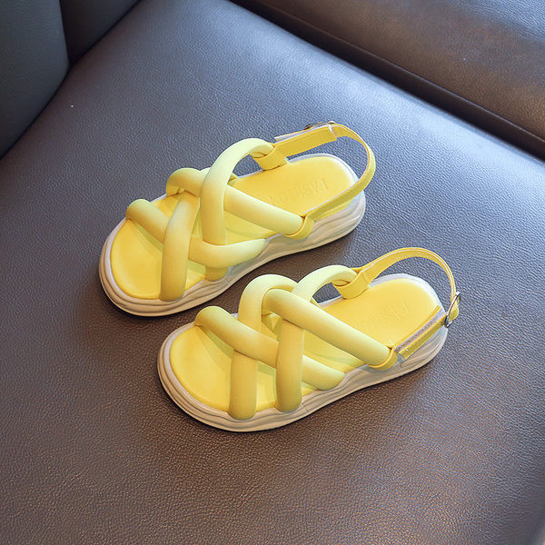 Сандали за момичета - с кръстосана каишка