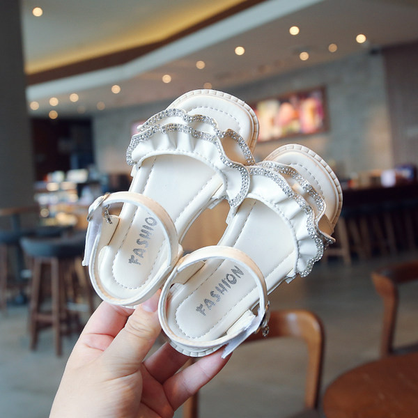  Сандали за момиче с камъни