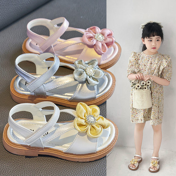 Детски сандали за момичета - с мека подметка и декорация цветя