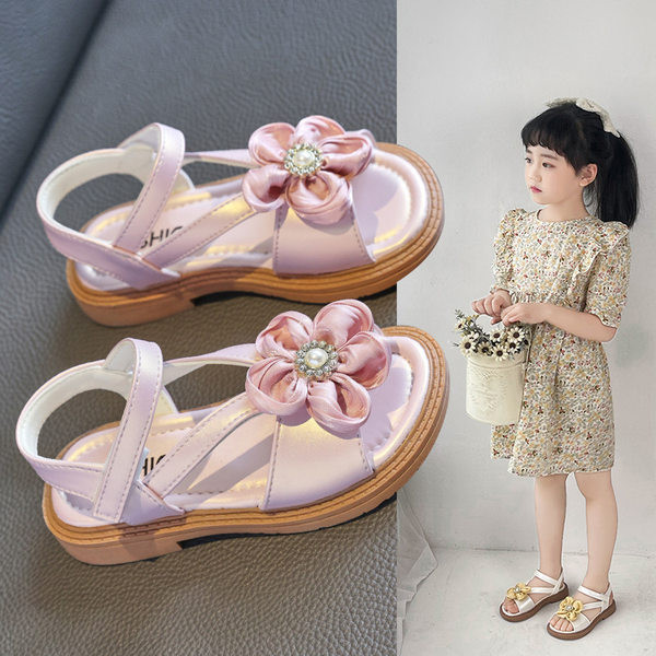 Детски сандали за момичета - с мека подметка и декорация цветя