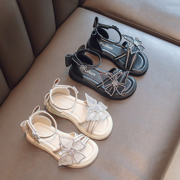 Детски сандали за момичета - с декорация пеперуда