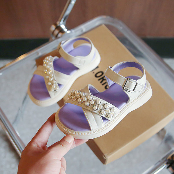 Сандали за момичета с перлени камъчета