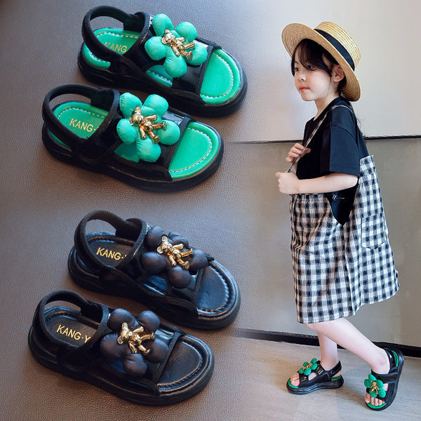 Сандали с цвете и метална декорация