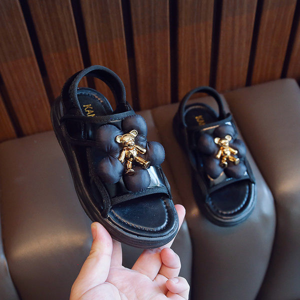 Сандали с цвете и метална декорация