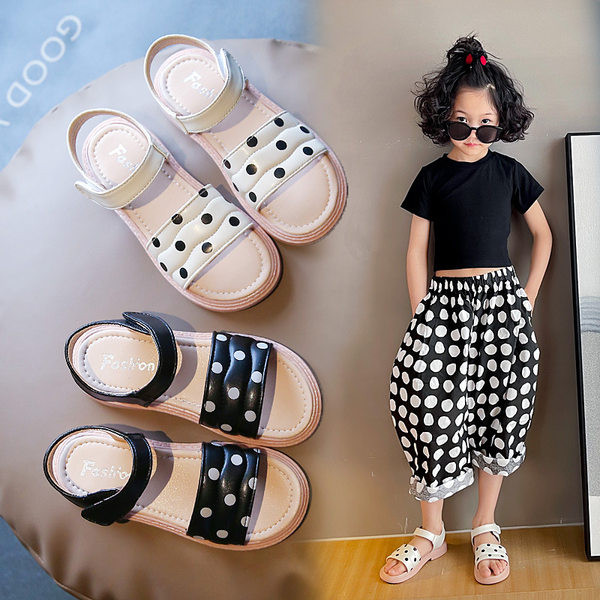 Детски сандали за момичета - на точки с мека подметка