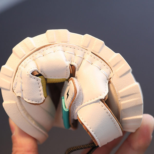 Детски спортни сандали с кръстосани каишки